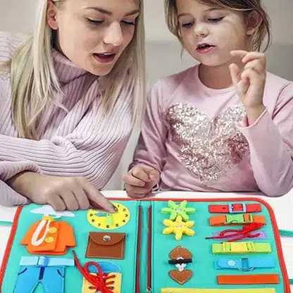 sensorisches Set 7 in 1 , ein Mädchen und ihre Mutter