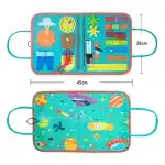 Eine Tasche mit sensorischen Spielzeugen zum Thema Weltraum, in der das Montessori 7-in-1-Sensorik-Set enthalten ist.