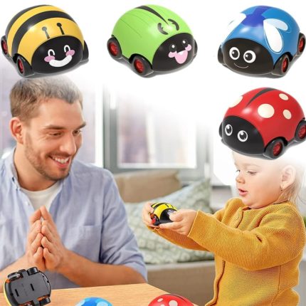Eine Gruppe von Kindern spielt mit einem Chenille-Antrieb.
