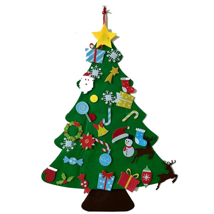 Eine festliche Dekoration für die Feiertage, in deren Mittelpunkt ein Weihnachtsbaum aus grünem Filz steht, der mit 26 Teilen verziert ist.