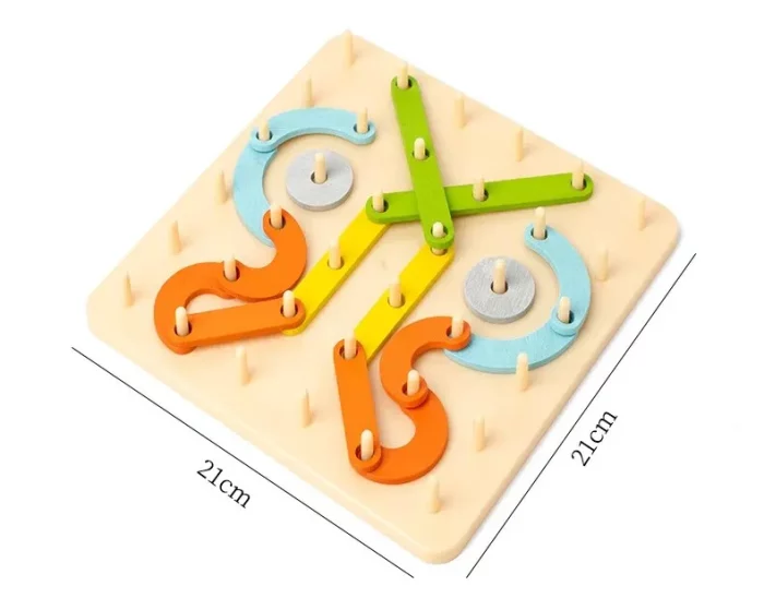Bunte Zahnräder, die auf ein quadratisches Puzzlebild mit den Maßen 21 cm x 21 cm passen, das für das Montessori-Baukastenspiel mit variabler Form - Bild zum Kopieren entworfen wurde.