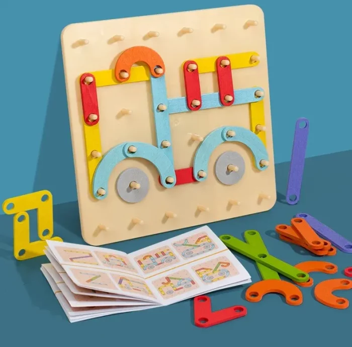Montessori-Baukasten mit variabler Form - Kopierbares Bildbaukasten-Set mit farbigen Teilen, Anleitungsheft und variabler Form.